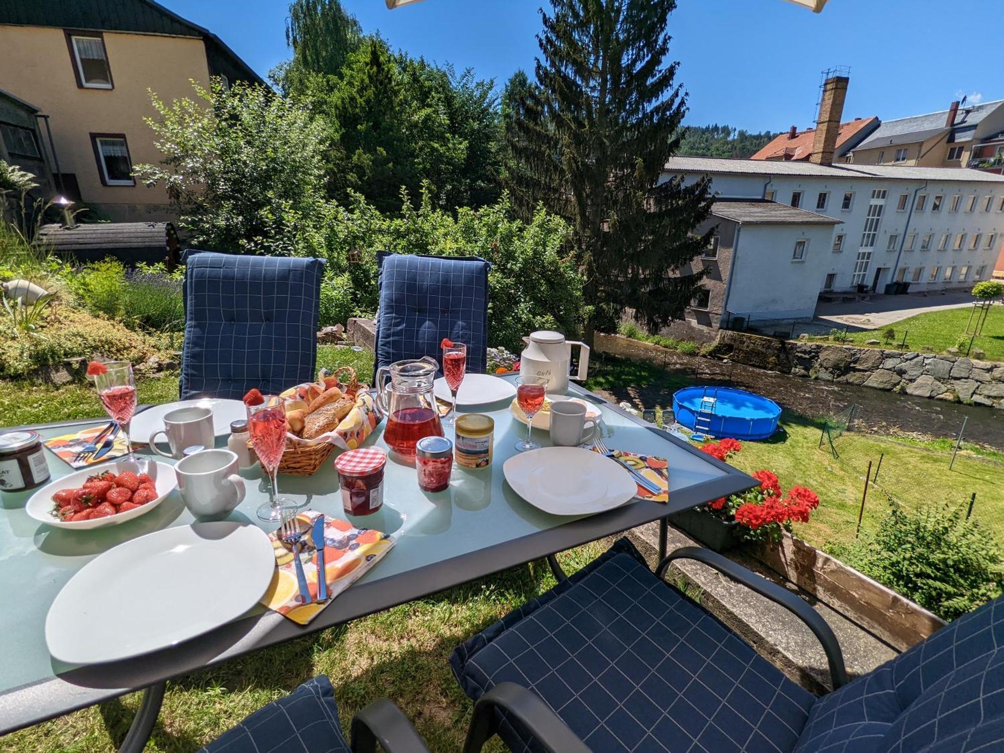 F1 - Urlaubsmagie - Helle Wohnung Mit Sauna & Pool & Whirlpool Зебніц Екстер'єр фото